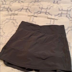 Black lulu tennis skirt - size 6 - pace rival